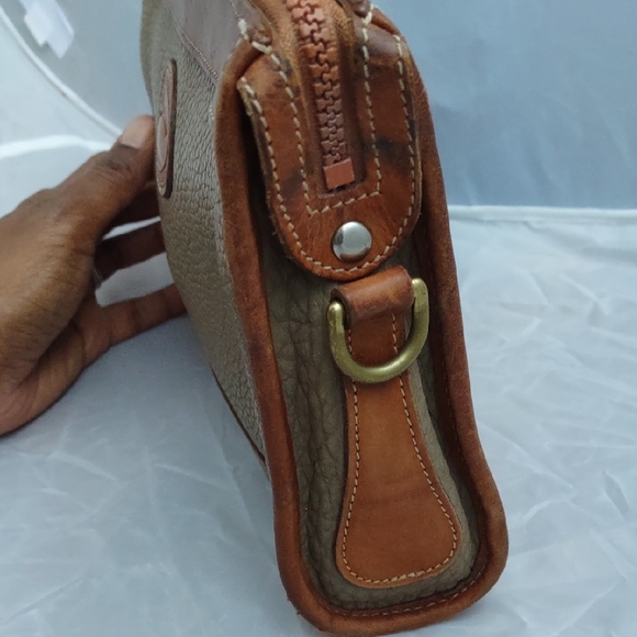 Vintage Dooney & Bourke Brown and Tan Leather Shoulder/Crossbody Bag - Picture 3 of 7